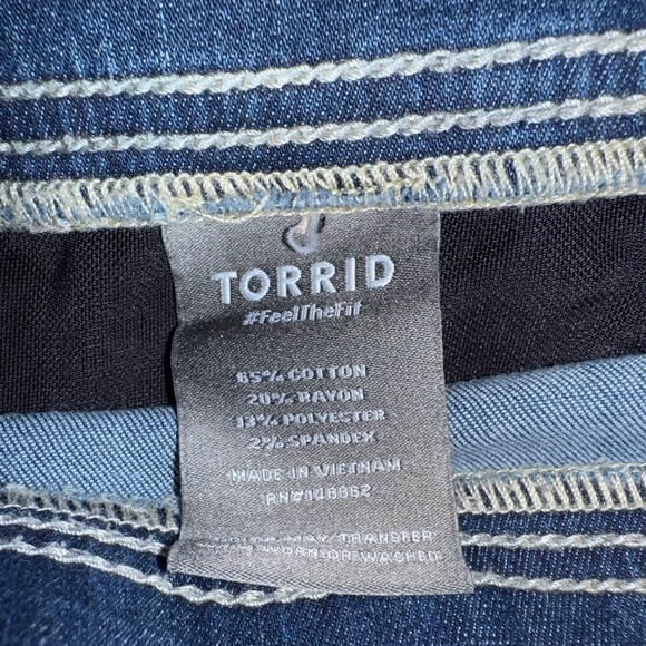 Torrid Lean Jean Skinny Super Soft High-Rise Jean Fray Hem Size 4S 4X Short - Picture 4 of 7